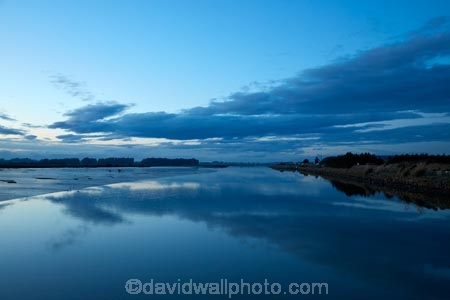 calm;cloud;clouds;dusk;estuaries;estuary;evening;inlet;inlets;Invercargill;lagoon;lagoons;N.Z.;New-River-Estuary;New-Zealand;night;night_time;nightfall;NZ;Oreti-River;placid;quiet;reflected;reflection;reflections;S.I.;serene;SI;smooth;South-Is;South-Island;Southland;Sth-Is;still;sunset;sunsets;tidal;tidal-estuaries;tidal-estuary;tide;tranquil;twilight;Waihopai-River;water
