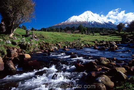 stream;streams;river;rivers;creek;creeks;brook;brooks;mountain;mountains;volcano;volcanoes;snow;winter;Mount-Taranaki;Mount-Egmont;taranaki;egmont;mt-taranaki;mt-egmont;mt.-taranaki;mt.-egmont;new-zealand