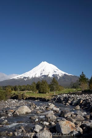 brook;brooks;creek;creeks;Egmont-N.P.;Egmont-National-Park;Egmont-NP;flow;Mount-Egmont;Mount-Taranaki;Mount-Taranaki-Egmont;Mountain;mountainous;mountains;mt;Mt-Egmont;Mt-Taranaki;Mt-Taranaki-Egmont;mt.;Mt.-Egmont;Mt.-Taranaki;Mt.-Taranaki-Egmont;N.I.;N.Z.;New-Zealand;NI;North-Is;North-Is.;North-Island;NZ;river;rivers;season;seasonal;seasons;snow;stream;streams;Taranaki;volcanic;volcano;volcanoes;Waiwhakaiho-River;Waiwhakaiho-Stream;water;wet;winter