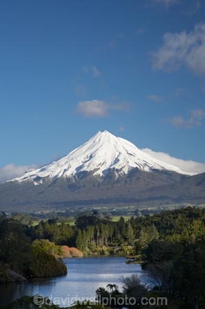 lake;Lake-Mangamahoe;lakes;Mount-Egmont;Mount-Taranaki;Mount-Taranaki-Egmont;Mountain;mountainous;mountains;mt;Mt-Egmont;Mt-Taranaki;Mt-Taranaki-Egmont;mt.;Mt.-Egmont;Mt.-Taranaki;Mt.-Taranaki-Egmont;N.I.;N.Z.;New-Zealand;NI;North-Is;North-Is.;North-Island;NZ;season;seasonal;seasons;snow;Taranaki;volcanic;volcano;volcanoes;winter