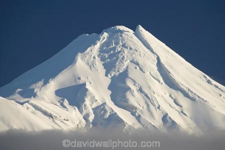 cloud;clouds;cloudy;Egmont-N.P.;Egmont-National-Park;Egmont-NP;fog;foggy;fogs;mist;mists;misty;Mount-Egmont;Mount-Taranaki;Mount-Taranaki-Egmont;Mountain;mountainous;mountains;mt;Mt-Egmont;Mt-Taranaki;Mt-Taranaki-Egmont;mt.;Mt.-Egmont;Mt.-Taranaki;Mt.-Taranaki-Egmont;N.I.;N.Z.;New-Zealand;NI;North-Is;North-Is.;North-Island;NZ;season;seasonal;seasons;snow;Taranaki;volcanic;volcano;volcanoes;winter
