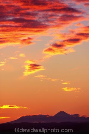 cloud;dusk;mountain;peak;peaks;snow;sunset;sunsets;volcanic;volcano