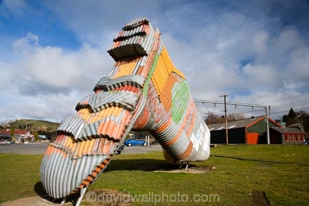 boot;boots;corrugated-iron;Corrugated-Iron-Gumboot-Statue;corrugated-steel;footware;galoshes;gum-boot;gum-boots;gumboot;gumboots;icon;metal;N.I.;N.Z.;New-Zealand;NI;North-Island;NZ;public-art;public-artworks;Rangitikei-District;steel;Taihape;wellies;wellington-boot;wellington-boots;wellingtons;welly;zincalume