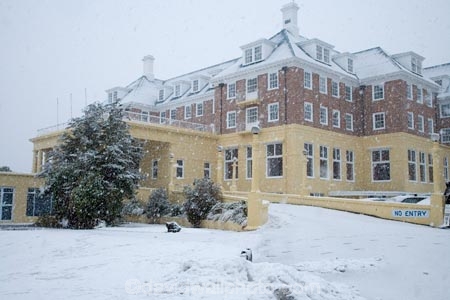 accommodation;alpine;architecture;bar;bars;Bayview-Chateau-Tongariro;building;buildings;central-plateau;Chateau-Tongariro;cold;colonial;freeze;freezing;Grand-Chateau;Grand-Chateau-Tongariro;heritage;historic;historic-building;historic-buildings;historical;historical-building;historical-buildings;history;hotel;hotels;Mt-Ruapehu;N.I.;N.Z.;New-Zealand;NI;North-Island;NZ;old;place;places;ruapehu-district;saloon;saloons;season;seasonal;seasons;snow;snowing;snowy;tavern;taverns;tradition;traditional;volcanic-plateau;white;winter;wintery