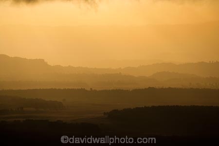 afternoon;appraching-storm;central-plateau;cloud-clouds;cloudy;country;countryside;downpour;downpours;farm;farming;farmland;farms;field;fields;lookout;N.I.;N.Z.;National-Park;New-Zealand;NI;North-Island;NZ;rain;rains;rainy;ruapehu-district;rural;shower;storm;storm-cloud;storm-clouds;storms;view;views;volcanic-plateau;Whakapapa-Skifield