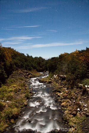 brook;brooks;central-plateau;cold;creek;creeks;dusk;evening;flow;freeze;freezing;Moonlight;N.I.;N.Z.;New-Zealand;NI;night;night-time;North-Island;NZ;ruapehu-district;season;seasonal;seasons;snow;snowing;snowy;star;stars;stream;streams;twilight;volcanic-plateau;water;wet;Whakapapanui-Stream;white;winter;wintery
