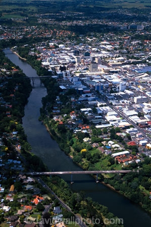 aerials;beach;beaches;bridge;bridges;curve;curves;house;houses;residential;rivers;town
