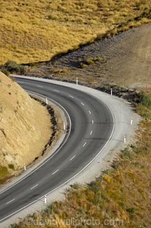 bend;bends;Central-Otago;centre-line;centre-lines;centre_line;centre_lines;centreline;centrelines;corner;corners;driving;high-country;highcountry;highland;highlands;highway;highways;Lindis-Pass;N.Z.;New-Zealand;North-Otago;NZ;open-road;open-roads;Otago;ridge;ridgeline;ridgelines;ridges;road;road-trip;roads;SI;snow-tussock;snow-tussocks;South-Island;State-Highway-8;State-Highway-Eight;transport;transportation;travel;traveling;travelling;trip;tussock;tussock-land;tussock-lands;tussockland;tussocklands;tussocks;uplands
