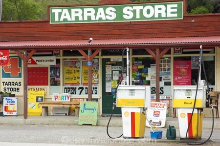 bowser;bowsers;commerce;commercial;country-shop;country-shops;country-store;country-stores;filliing-stations;filling-station;filling-stations;fuel;garage;garages;gas-pump;gas-pumps;gas-station;gas-stations;gasolene;gasoline;general-shop;general-shops;general-store;general-stores;N.Z.;New-Zealand;NZ;Otago;petrol-bowser;petrol-bowsers;petrol-pump;petrol-pumps;petrol-station;petrol-stations;petroleum;retail;retail-store;retailer;retailers;S.I.;service-station;service-stations;servo;shop;shopping;shops;SI;South-Is.;South-Island;Southern-Lakes-District;Southern-Lakes-Region;store;stores;Tarras-General-Store;Tarras-Store;Wanaka