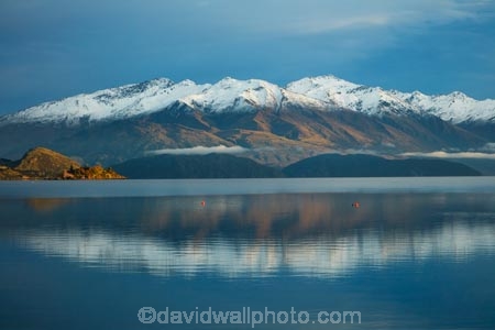 Buchanan-Mountains;Buchanan-Peaks;calm;Central-Otago;cloud;clouds;cloudy;gray;grey;lake;Lake-Wanaka;lakes;mountain;mountains;N.Z.;New-Zealand;NZ;Otago;overcast;placid;quiet;reflected;reflection;reflections;serene;SI;sky;smooth;snow;snow-capped;snowy;South-Island;Sth-Is;still;tranquil;Wanaka;water