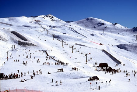 board;boarder;boarders;boarding;chair-lift;chairlift;learners-slope;ski-field;ski-fields;skier;skiers;skifield;skifields;skiing;snow;snowboard;snowboarder;snowboarders;snowboarding;white;winter-sports