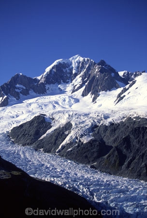 snow;ice;alpine;middle-earth;middle;earth;mystical;amazing;lord;of;the;rings;lord-of-the-rings;fellowship;altitude;southern-alps;southern;alps;glacier;white;mountains;mountain;mountaineous;rock;main-divide;river-of-ice;ice-river