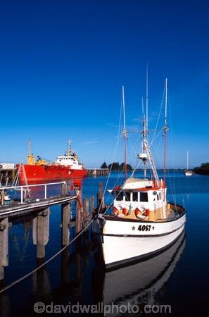 anchorage;boat;boats;captain;craft;dock;dockside;haven;jetty;landing-stage;marina;pier;port;quay;quayside;ship;vessel;waterfront;wharf