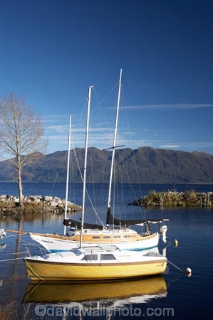 boat;boats;calm;lake;Lake-Brunner;lakes;marina;marinas;Moana;N.Z.;New-Zealand;NZ;placid;pleasure-boat;pleasure-boats;quiet;reflection;reflections;S.I.;serene;SI;smooth;South-Is.;South-Island;still;tranquil;water;Wesl-Coast;Westland;yacht;yachts