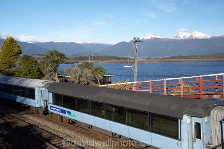 carriage;carriages;container;containers;freight;lake;Lake-Brunner;lakes;Moana;N.Z.;New-Zealand;NZ;passenger-trains;rail;railroad;railroads;rails;railway;railways;S.I.;SI;South-Is.;South-Island;tourism;track;tracks;train;trains;Trans-Alpine-Train;Trans_Alpine-Train;TransAlpine-Train;transport;transportation;travel;Wesl-Coast;Westland