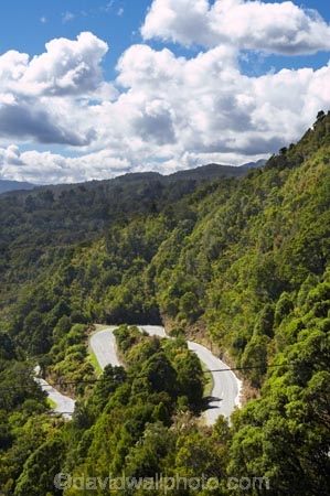 bend;bends;centre-line;centre-lines;centre_line;centre_lines;centreline;centrelines;corner;corners;driving;Granity;Millerton;New-Zealand;Old-Coal-Mining-Town;road;road-trip;roads;South-Island;steep;transport;transportation;travel;traveling;travelling;trip;West-Coast;westland