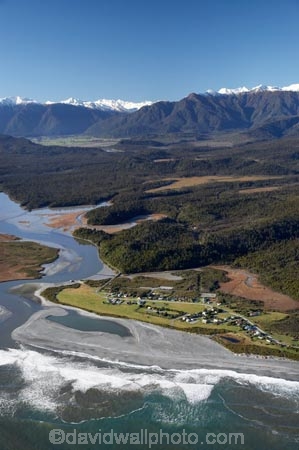 aerial;aerial-photo;aerial-photograph;aerial-photographs;aerial-photography;aerial-photos;aerial-view;aerial-views;aerials;coast;coastal;coastline;coastlines;coasts;estuaries;estuary;inlet;inlets;lagoon;lagoons;N.Z.;New-Zealand;NZ;ocean;Okarito;Okarito-Lagoon;S.I.;Sea;shore;shoreline;shorelines;shores;SI;South-Is.;South-Island;Tasman-Sea;tidal;tide;water;West-Coast;Westland