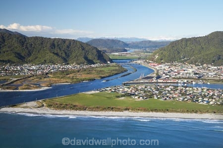 aerial;aerial-photo;aerial-photograph;aerial-photographs;aerial-photography;aerial-photos;aerial-view;aerial-views;aerials;beach;beaches;Blaketown;coast;coastal;coastline;coastlines;coasts;Cobden;Cobden-Hill;Cobden-Island;Grey-River;Greymouth;Mawheranui;N.Z.;New-Zealand;NZ;ocean;oceans;Peter-Ridge;Rapahoe-Range;river;rivers;S.I.;sand;sandy;sea;seas;shore;shoreline;shorelines;shores;SI;South-Island;surf;Tasman-Sea;Twelve-Apostles-Range;water;wave;waves;West-Coast;Westland
