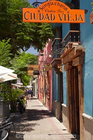 architectural;architecture;bar;Barrio-Bellavista;bars;Bellavista;building;buildings;cafe;cafes;Calle-Constitucion;Cantina-Bar;capital-cities;capital-city;Capital-of-Chile;Chile;Ciudad-Vieja;colorful;colourful;Como-Aqua-Para-Chocolate-Restaurant;Como-Aqua-Para-Chocolate-Restaurante;Constitucion-St;footpath;footpaths;heritage;historic;historic-building;historic-buildings;historical;historical-building;historical-buildings;history;old;restaurant;restaurante;restaurants;Sangucheria;Santiago;sidewalk;sidewalks;South-America;Sth-America;street;street-scene;street-scenes;streets;tavern;taverns;tradition;traditional