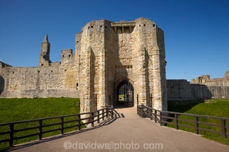 battlement;battlements;Britain;British-Isles;building;buildings;castellated;castellations;castle;castles;crenellation;crenellations;England;English;Europe;fort;fortification;fortress;fortresses;G.B.;GB;Great-Britain;heritage;historic;historic-building;historic-buildings;historical;historical-building;historical-buildings;history;moat;moats;N.E.-England;NE-England;North-East-England;Northumberland;old;stone-buidling;stone-buildings;tradition;traditional;U.K.;UK;United-Kingdom;Warkworth-Castle;Warkwroth
