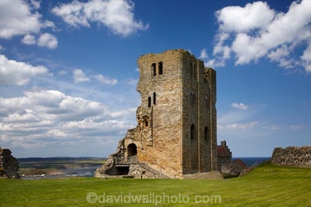 abandon;abandoned;battlement;battlements;Britain;British-Isles;building;buildings;castellated;castellations;castle;castle-ruins;castles;crenellation;crenellations;derelict;dereliction;deserted;desolate;desolation;England;English;Europe;fort;fortification;fortress;fortresses;G.B.;GB;Great-Britain;heritage;historic;historic-building;historic-buildings;historical;historical-building;historical-buildings;history;N.E.-England;NE-England;North-East-England;North-Yorkshire;old;ruin;ruined-castle;ruins;run-down;Scarborough;Scarborough-Castle;stone-buidling;stone-buildings;The-Keep;tradition;traditional;U.K.;UK;United-Kingdom;Yorkshire