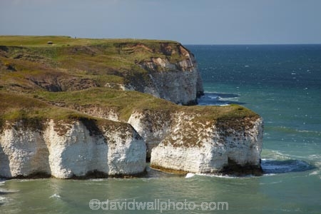 bluff;bluffs;Britain;British-Isles;chalk-cliff;chalk-cliffs;chalk-headland;chalk-headlands;cliff;cliffs;coast;coastal;coastline;coastlines;coasts;England;English;Europe;Flamborough-Head;Flamborough-Headland;foreshore;G.B.;GB;Great-Britain;N.E.-England;NE-England;North-East-England;North-Sea;ocean;oceans;sea;seas;shore;shoreline;shorelines;shores;steep;U.K.;UK;United-Kingdom;water;Yorkshire