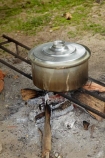 cook;cooking;Coral-Coast;Fij;Fiji-Islands;fire;fires;food;island;islands;Namaqumaqua;Namaqumaqua-village;open-fire;open-fires;Pacific;pot;pots;South-Pacific;Viti-Levu;Viti-Levu-Is;Viti-Levu-Island