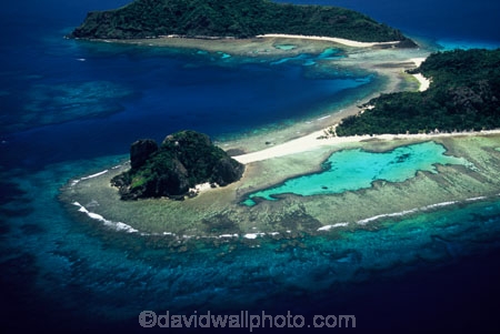 sand;coral;reef;ocean;sea;paradise;pacific;tropical;island;islands;resort;coast;coastine;holiday;vacation;holidays;beach;beaches;travel;tourism;travels;aerial;aerials;archipeligo;archipeligos;blue;oceana;scenic;scenics;seascape;seascapes