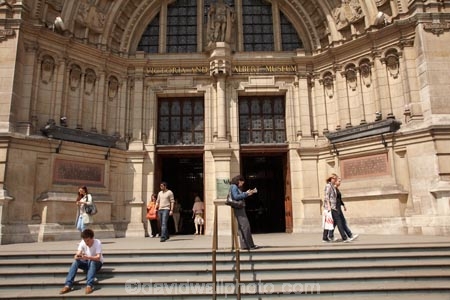 4584;architectural;architecture;britain;buidlings;building;buildings;Cromwell-Rd;Cromwell-Road;england;entrance;entrance-way;entranceway;entry;Europe;exterior;exteriors;G.B.;GB;great-britain;heritage;historic;historic-building;historic-buildings;historical;historical-building;historical-buildings;history;kingdom;london;main-door;main-doorway;museum;museums;old;people;person;SW7;tradition;traditional;U.K.;uk;united;United-Kingdom;Victoria-amp;-Albert-Museum;Victoria-and-Albert-Museum;Victorian-Architecture