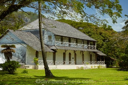 Avarua;building;buildings;Cook-Is;Cook-Islands;heritage;historic;historic-building;historic-buildings;historical;historical-building;historical-buildings;history;old;Pacific;palace;palaces;Para-O-Tane;Para-O-Tane-Palace;Rarotonga;South-Pacific;Taputaputea;Taputaputea-Marae;thatch;thatched;thatched-roof;thatched-roofs;thatched-rooves;thatching;tradition;traditional;tropical;tropical-island;tropical-islands