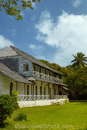 Avarua;building;buildings;Cook-Is;Cook-Islands;heritage;historic;historic-building;historic-buildings;historical;historical-building;historical-buildings;history;old;Pacific;palace;palaces;palm;palm-tree;palm-trees;palms;Para-O-Tane;Para-O-Tane-Palace;Rarotonga;South-Pacific;Taputaputea;Taputaputea-Marae;thatch;thatched;thatched-roof;thatched-roofs;thatched-rooves;thatching;tradition;traditional;tropical-palm-tree