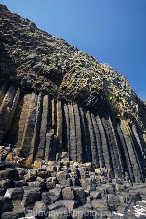Argyll-and-Bute;basalt-column;basalt-columns;basalt-formation;basalt-formations;basaltic-lava;bluff;bluffs;Britain;cliff;cliffs;columnar-basalt;columnar-jointed-basalt;extrusive-volcanic-rock;formations;G.B.;GB;geological;geology;Great-Britain;hexagonal-basalt-columns;hexagonally-jointed-basalt-columns;Highlands;Inner-Hebrides;Island-of-Mull;Island-of-Staffa;Isle-of-Mull;Isle-of-Staffa;lava-column;lava-columns;Mull;Mull-Island;National-Nature-Reserve;polygonal;rock;rock-column;rock-columns;rock-formation;rock-formations;rock-outcrop;rock-outcrops;rocks;Scotland;Scottish-Highlands;sea-cliff;sea-cliffs;Stafa;Staffa;Staffa-Island;stone;U.K.;UK;United-Kingdom;volcanic-column;volcanic-columns;volcanic-formation;volcanic-formations;volcanic-rock