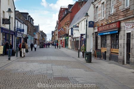 boutique;boutiques;Britain;British-Isles;commerce;commercial;Fort-William;G.B.;GB;Great-Britain;High-Street;Highland;Highlands;retail;retail-store;retailer;retailers;Scotland;Scottish-Highlands;shop;shopper;shoppers;shopping;shops;store;stores;street-scene;street-scenes;U.K.;UK;United-Kingdom