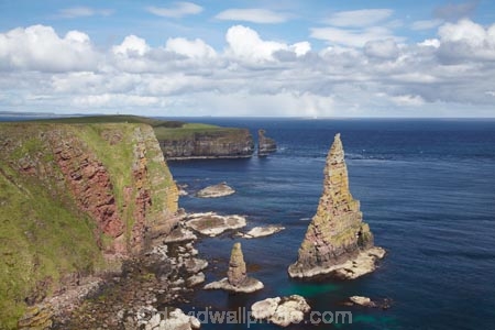 Britain;British-Isles;Caithness;coast;coastal;coastline;coastlines;coasts;column;columns;Duncansby-Head;Duncansby-Sea-Stacks;Duncansby-Stacks;eroded;erosion;foreshore;G.B.;GB;geological;geological-landform;geology;Great-Britain;Highland;Highlands;John-OGroats;North-Sea;ocean;rock;rock-formation;rock-formations;rock-outcrop;rock-outcrops;rock-stack;rock-stacks;rock-tor;rock-torr;rock-torrs;rock-tors;rocks;Scotland;Scottish-Highlands;sea;sea-stack;sea-stacks;shore;shoreline;shorelines;shores;stack;stacks;Stacks-of-Duncansby;stone;The-Knee;the-witches-hats;U.K.;UK;United-Kingdom;water