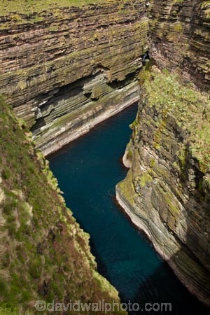 bluff;bluffs;Britain;British-Isles;Caithness;cliff;cliffs;coast;coastal;coastline;coastlines;coasts;Duncansby-Head;eroded;erosion;foreshore;G.B.;GB;Geo-of-Sclaites;Great-Britain;Highland;Highlands;inlet;inlets;John-OGroats;ocean;Scotland;Scottish-Highlands;sea;shore;shoreline;shorelines;shores;U.K.;UK;United-Kingdom;water