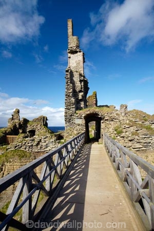 abandon;abandoned;britain;British-Isles;building;buildings;Caithness;castle;Castle-Girnigoe-amp;-Sinclair;Castle-Girnigoe-and-Sinclair;castle-ruin;castle-ruins;Castle-Sinclair;Castle-Sinclair-Girnigoe;castles;character;derelict;dereliction;deserted;desolate;desolation;destruction;fort;fortification;fortress;fortresses;forts;G.B.;GB;great-britain;heritage;Highland;Highlands;historic;historic-building;historic-buildings;historical;historical-building;historical-buildings;history;moat;moats;neglect;neglected;Noss-Head;old;old-fashioned;old_fashioned;ruin;ruined-castle;ruins;run-down;rustic;Scotland;Scottish-Highlands;Sinclair-Castle;Sinclair-Girnigoe-Castle;stone-buidling;stone-buildings;tradition;traditional;U.K.;UK;united;united-kingdom;vintage;Wick