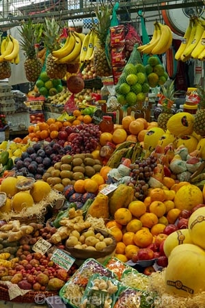 Argentina;Argentine-Republic;B.A.;BA;Buenos-Aires;colorful;colour;colourful;commerce;commercial;farmers-market;farmers-markets;food;food-market;food-markets;food-stall;food-stalls;fruit;fruit-and-vegetable-stall;fruit-and-vegetable-stalls;fruit-and-vegetables;fruit-market;fruit-markets;Latin-America;market;market-place;market_place;marketplace;markets;produce;produce-market;produce-markets;produce-stall;produce-stalls;product;products;retail;retailer;retailers;San-Telmo;San-Telmo-barrio;San-Telmo-Market;shop;shops;South-America;stall;stalls;Sth-America