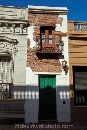 Argentina;Argentine-Republic;B.A.;BA;Buenos-Aires;building;buildings;Casa-Minima;ex-slave-house;ex_slave-house;heritage;historic;historic-building;historic-buildings;historical;historical-building;historical-buildings;history;Latin-America;narrow;narrow-house;old;San-Telmo;San-Telmo-barrio;skinny-house;South-America;Sth-America;tradition;traditional