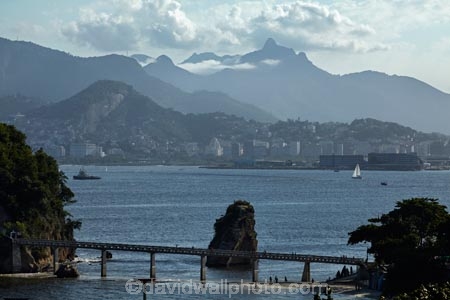 BaÃ­a-de-Guanabara;Boa-Viagem-Island;Brasil;Brazil;bridge;bridges;coast;coastal;coastline;coastlines;footbridge;footbridges;Guanabara-Bay;Ilha-de-Boa-Viagem;Latin-America;Niteroi;NiterÃ³i;Rio;Rio-de-Janeiro;sea;seas;shore;shoreline;shorelines;shores;South-America;Sth-America;water